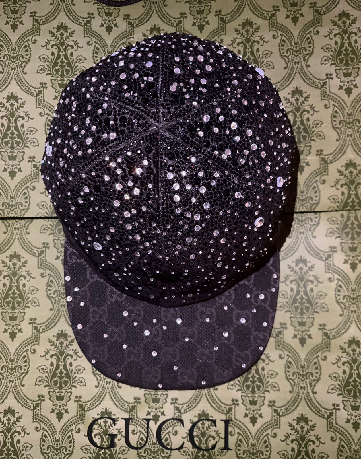 cap Crystal Noir