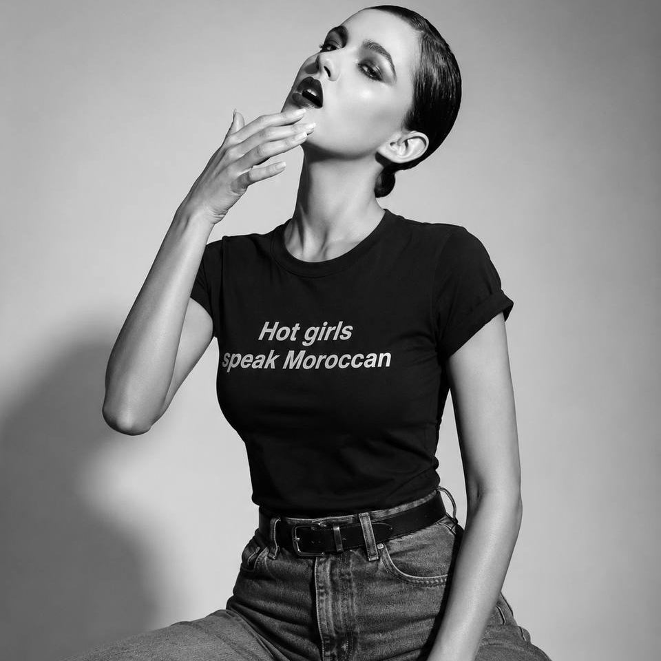 Hot Girls Speak Moroccan – Baby Tee Noir