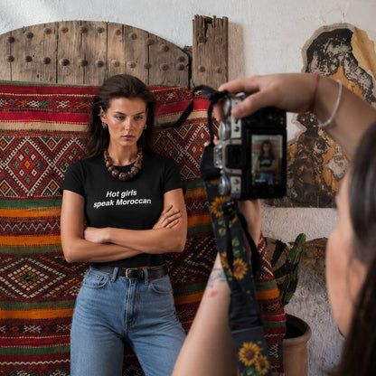 Hot Girls Speak Moroccan – Baby Tee Noir